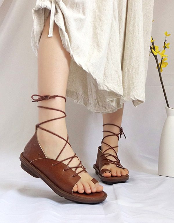 Handgemaakte Romeinse Zomersandalen Met Kruisband