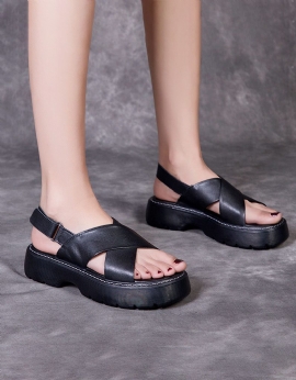 Plateausandalen Met Gekruiste Banden Vooraan Slingback