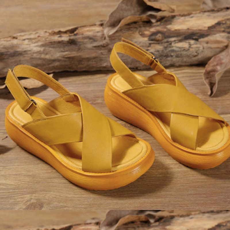 Zomer Sandalen Met Sleehak En Gekruiste Bandjes