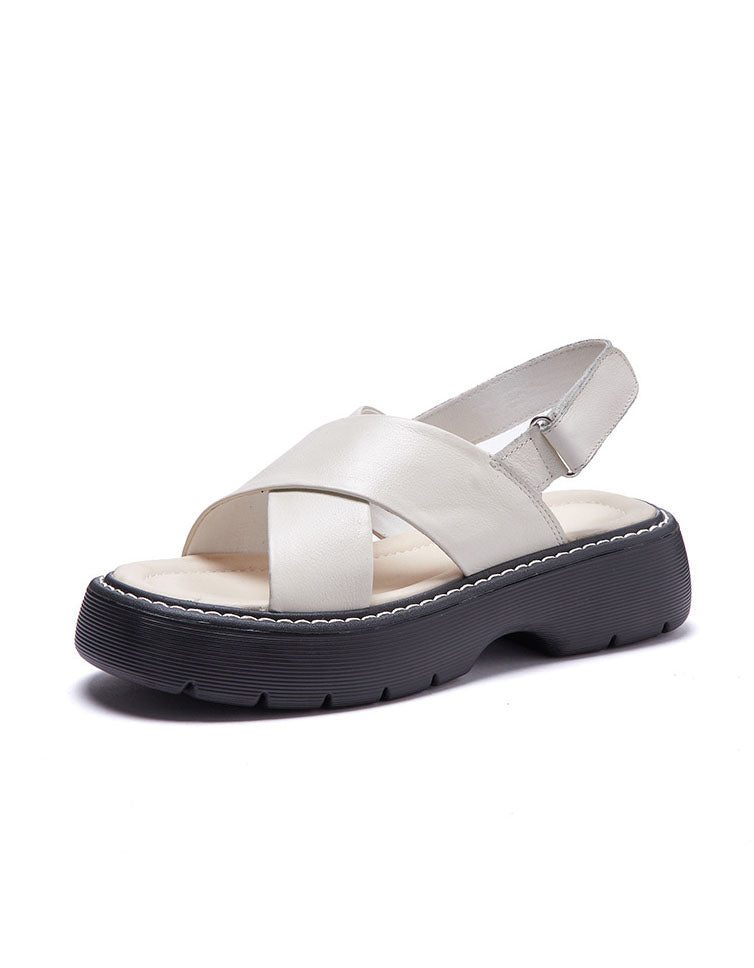 Plateausandalen Met Gekruiste Banden Vooraan Slingback