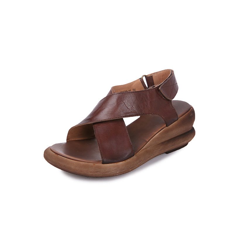 Zomersandalen Met Sleehak En Gekruiste Bandjes