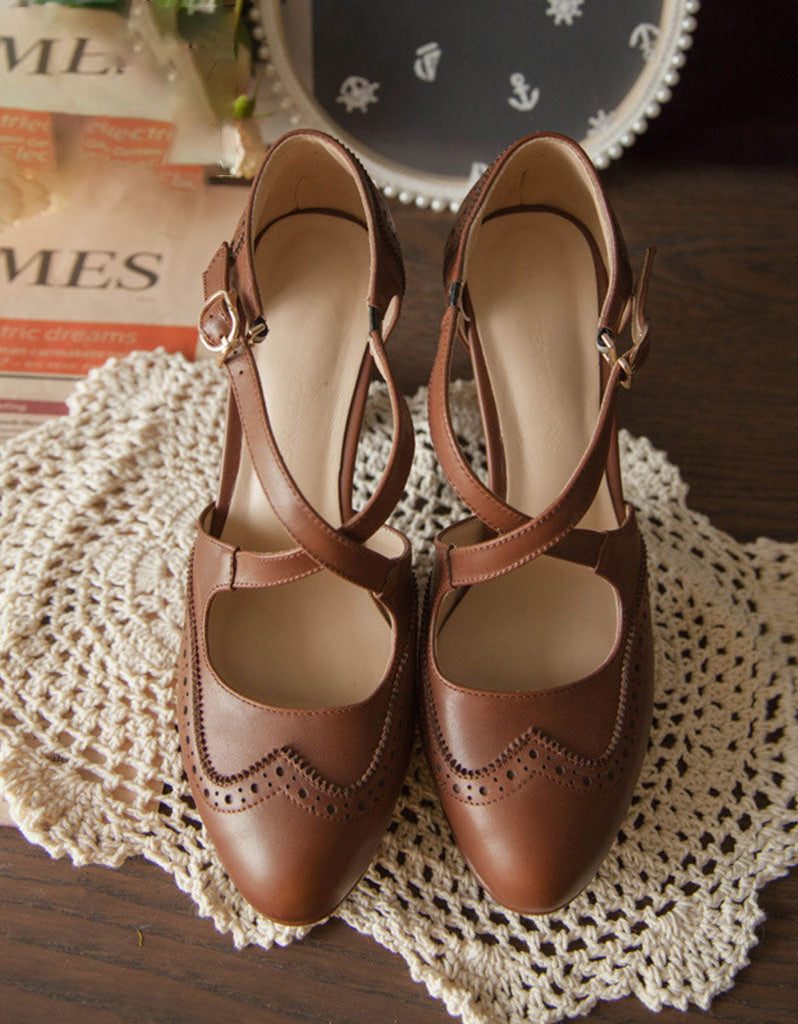 Vintage Mary Jane-schoenen Met Hoge Hakken En Kruisbanden