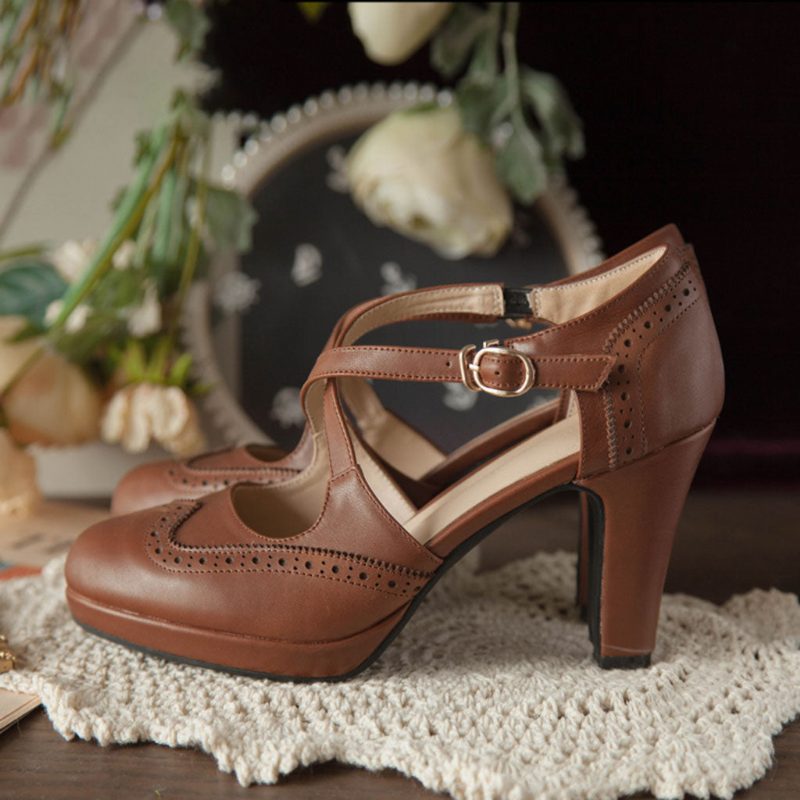 Vintage Mary Jane-schoenen Met Hoge Hakken En Kruisbanden