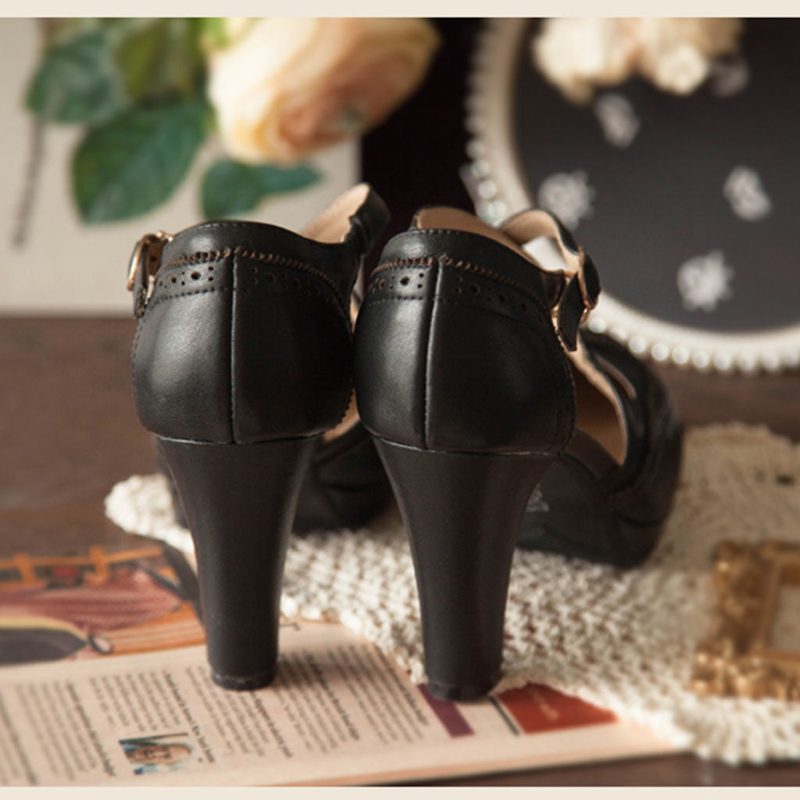 Vintage Mary Jane-schoenen Met Hoge Hakken En Kruisbanden